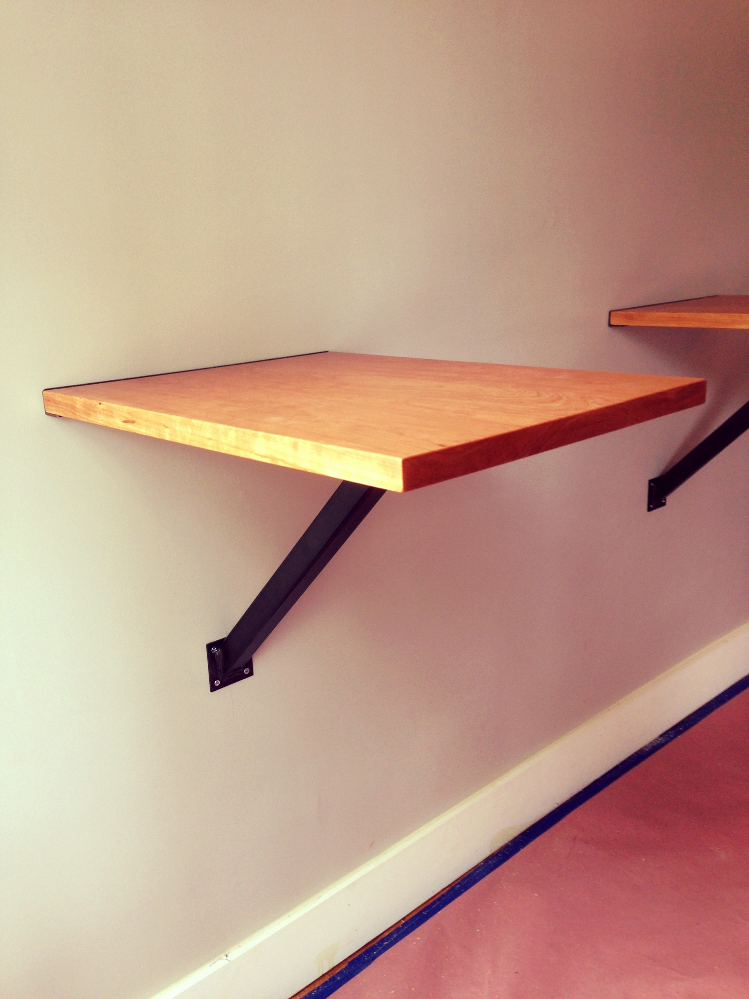 Wall Mount Table, Koro Koro