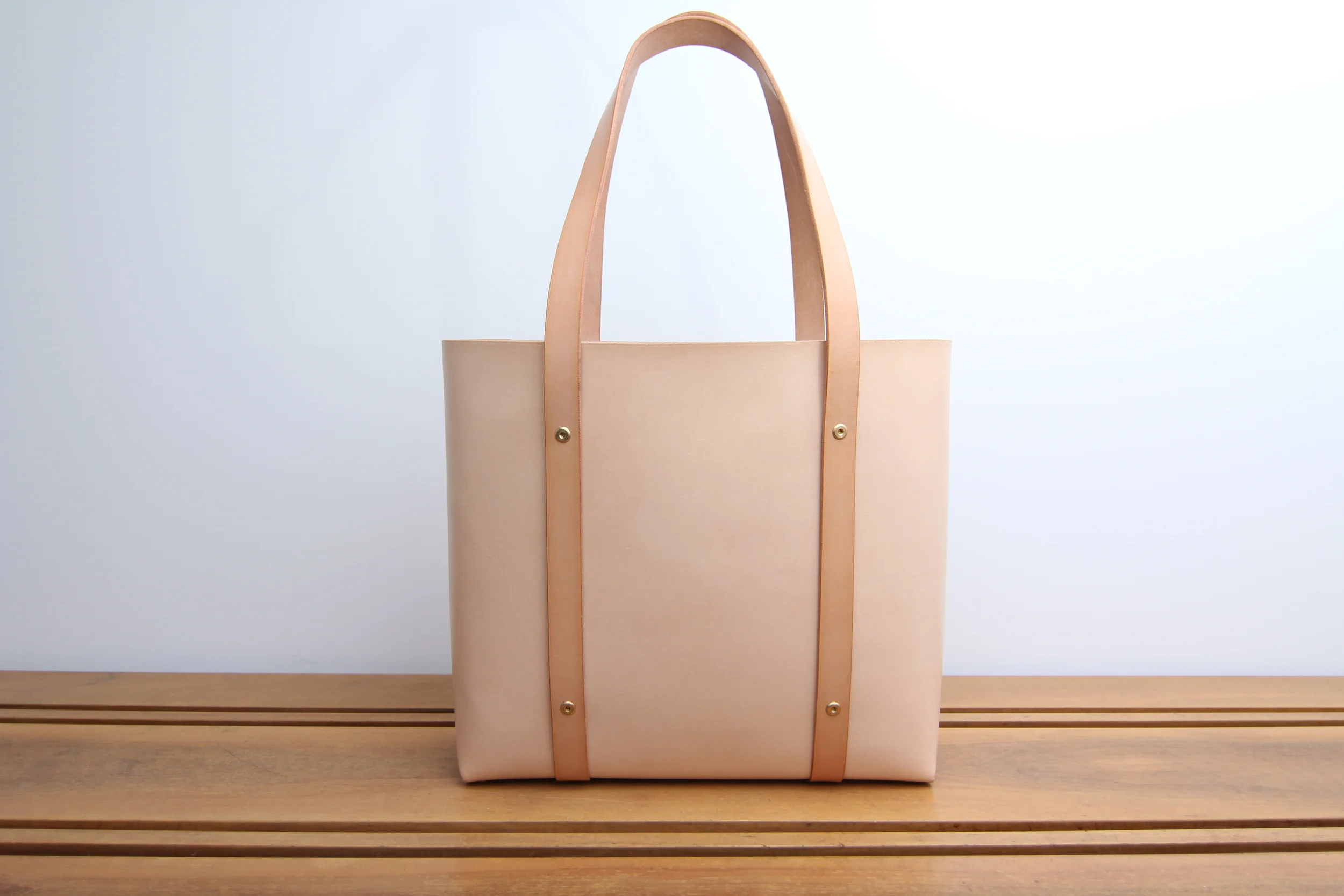 leather tote front.JPG