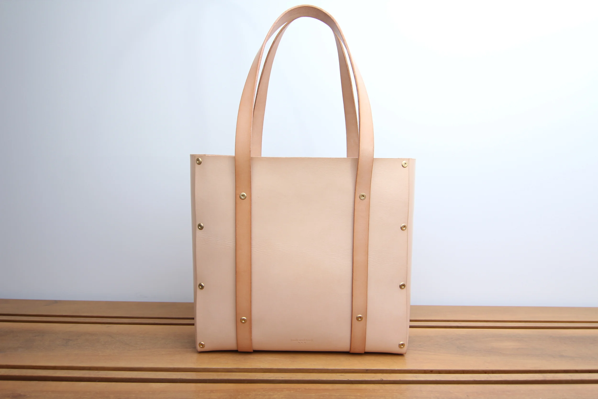 leather tote back.JPG