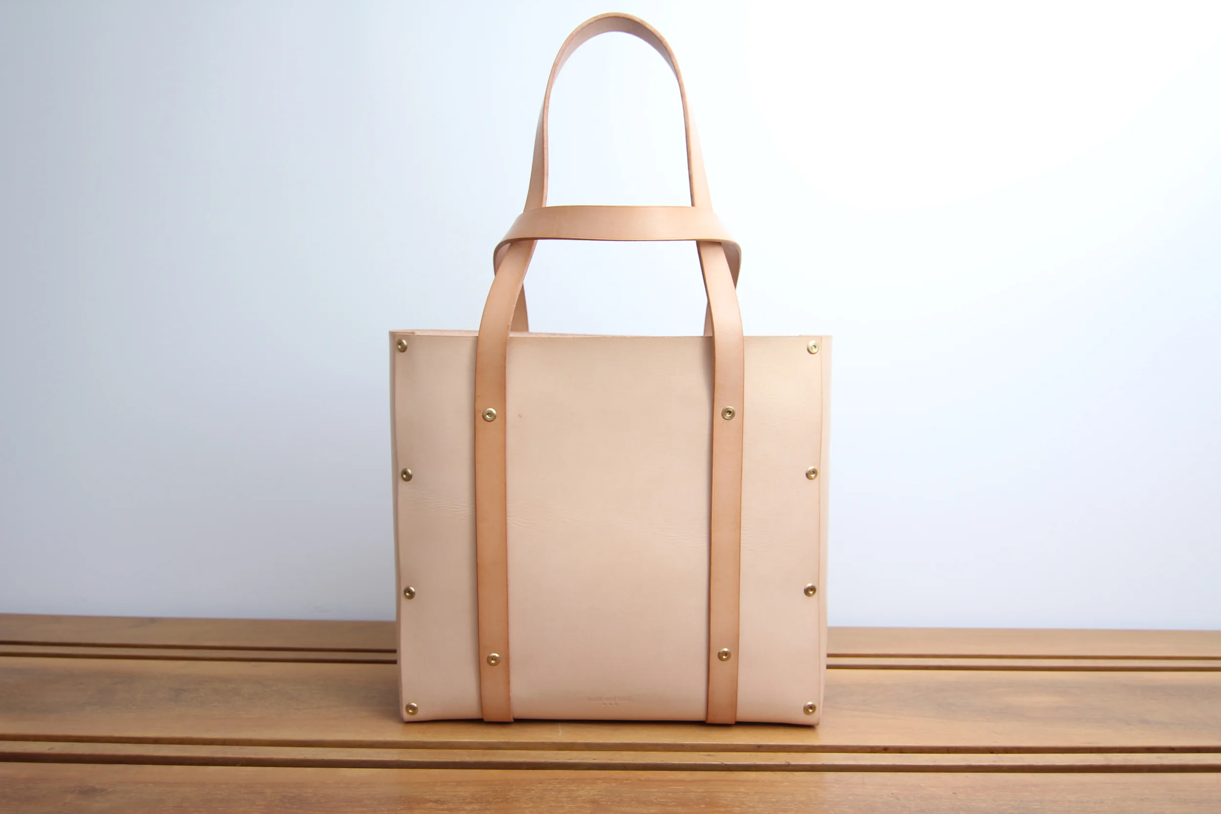 leather tote back xstrap.JPG