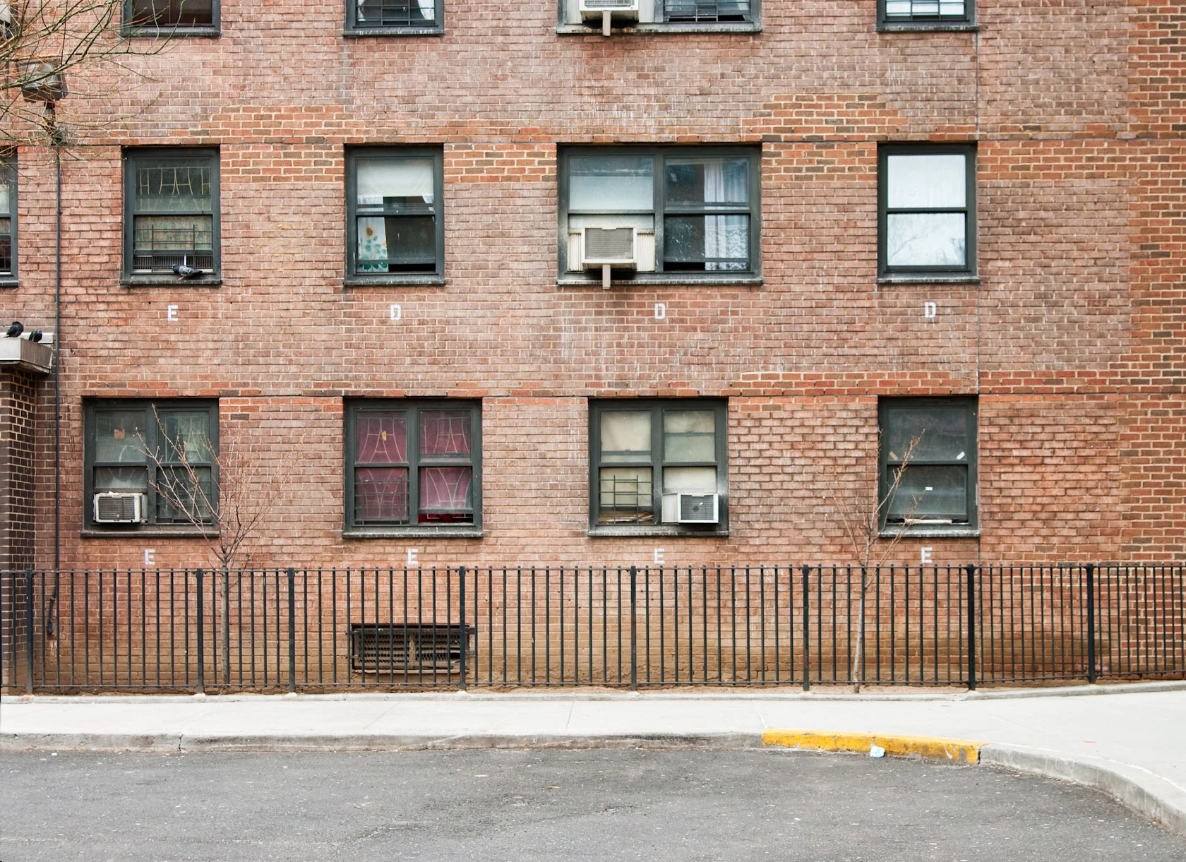 Public Housing in Retrospect: Understanding the early foresight of historical visionaries Catherine Bauer and Josephine Gomon in the establishment of U.S. public housing