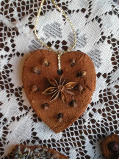 Anise star heart