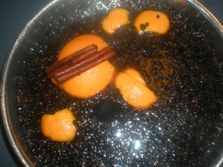 Simmering Elderberry Syrup