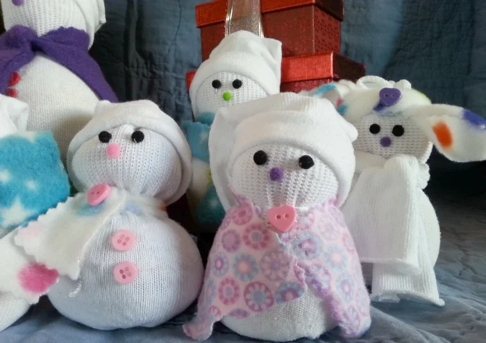 SockSnowManFamilyPic.jpg