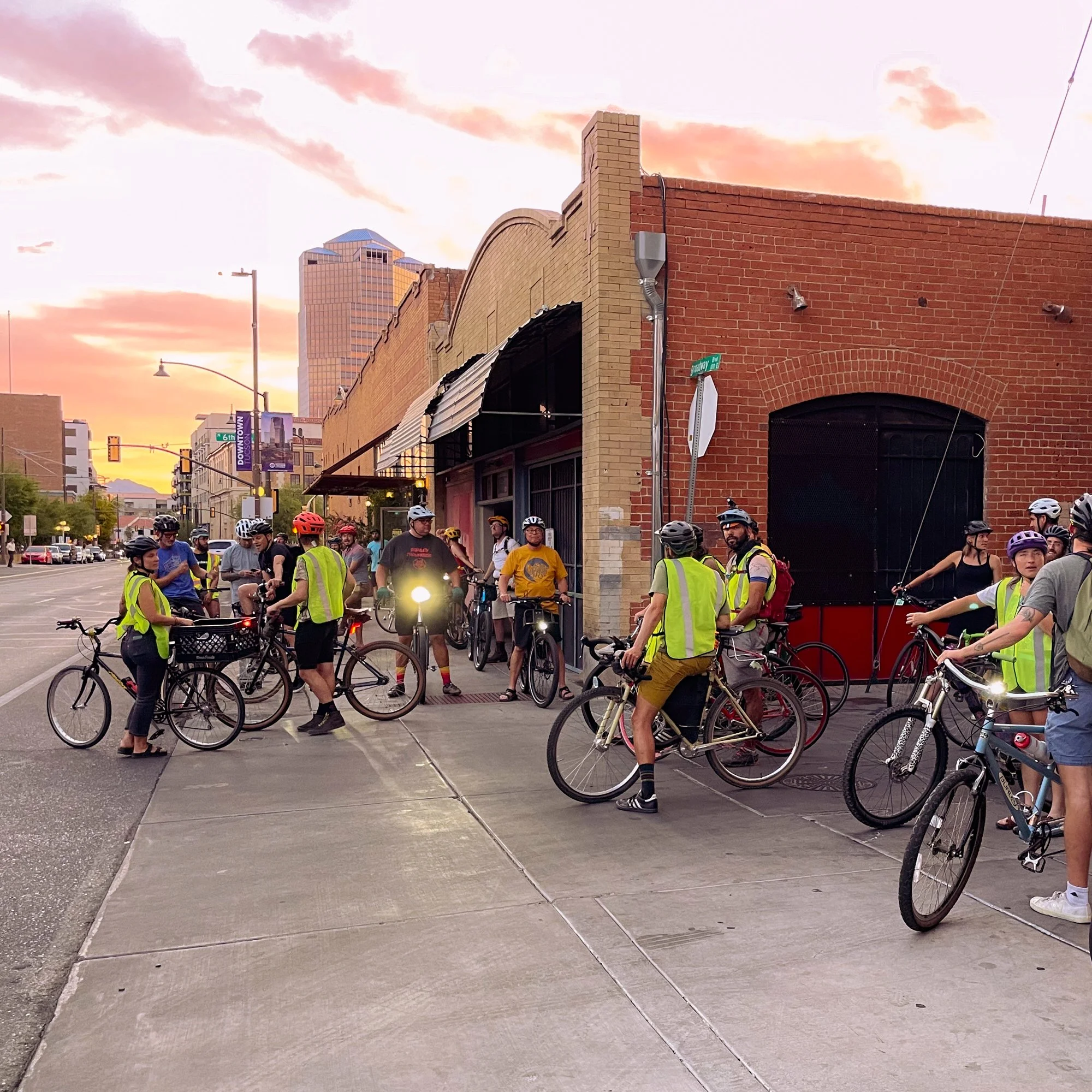 La Vida Lenta: A pre-Cyclovia Bike Ride