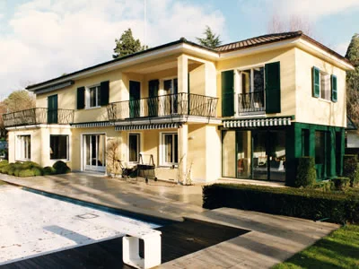 Adjonction d'une aile devant la piscine.