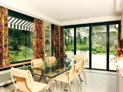 Adjonction d'une aile devant la piscine.