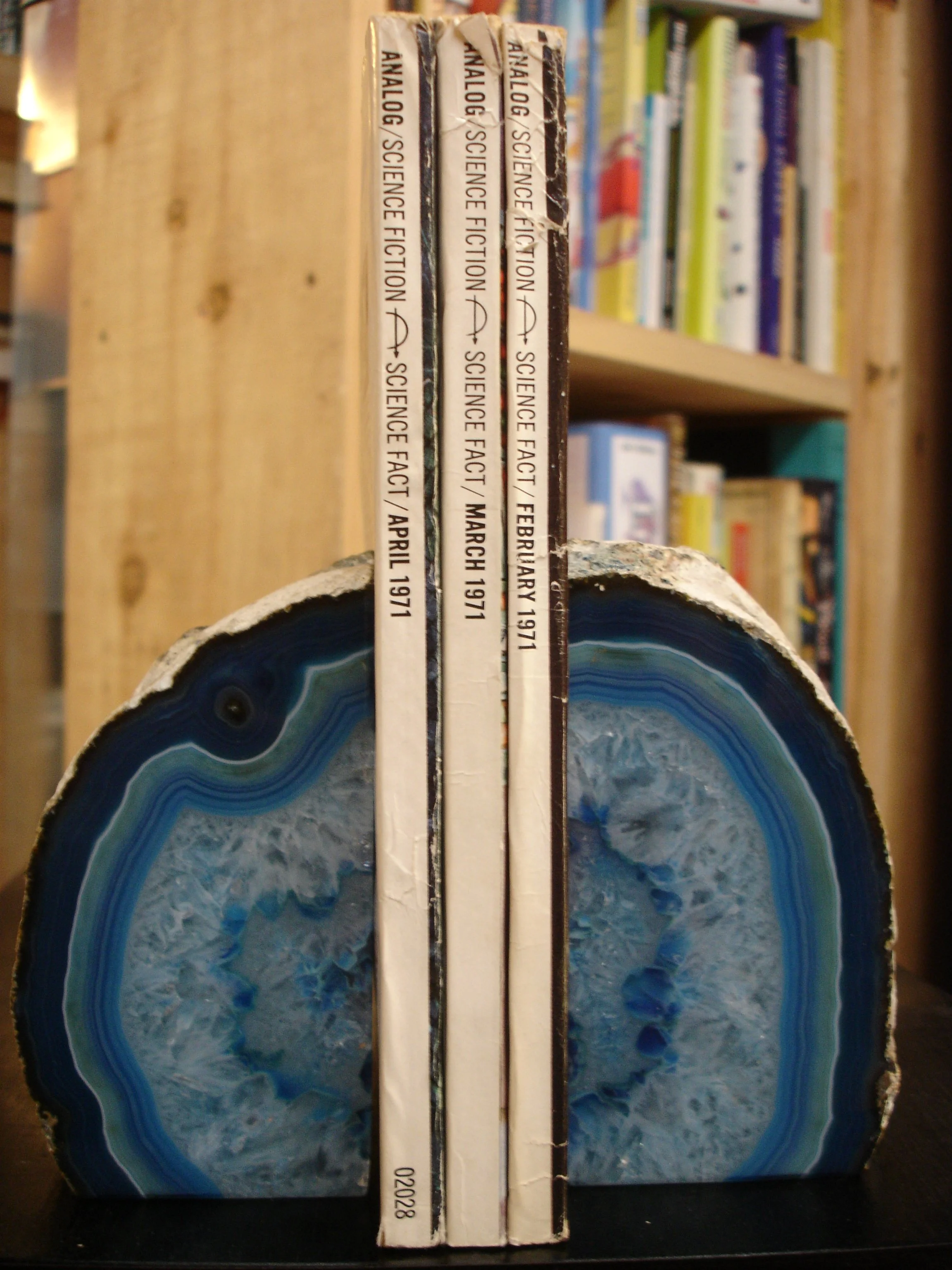 002194 - World Menders spines.JPG