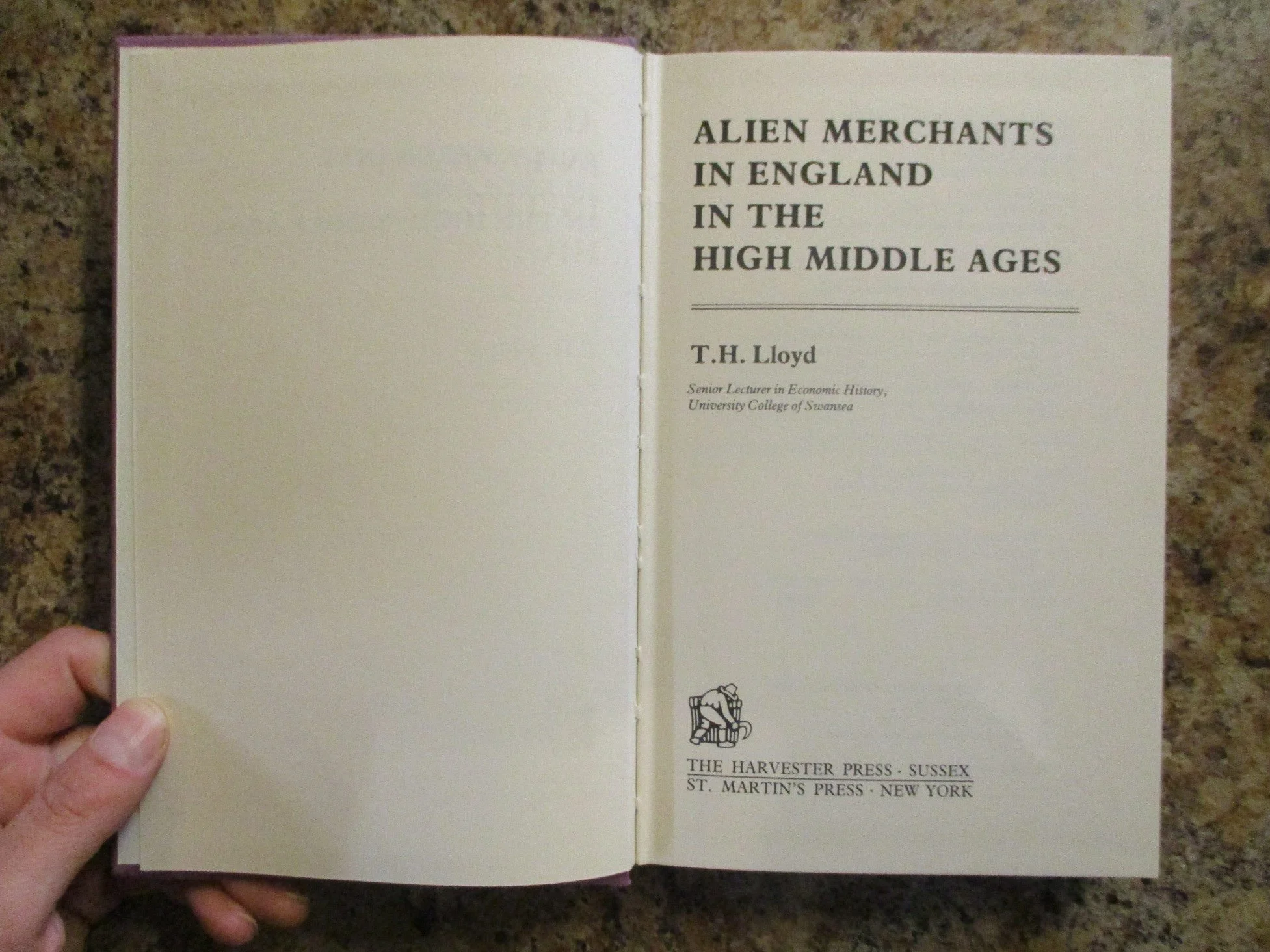 004123 - Alien Merchants England 4.JPG