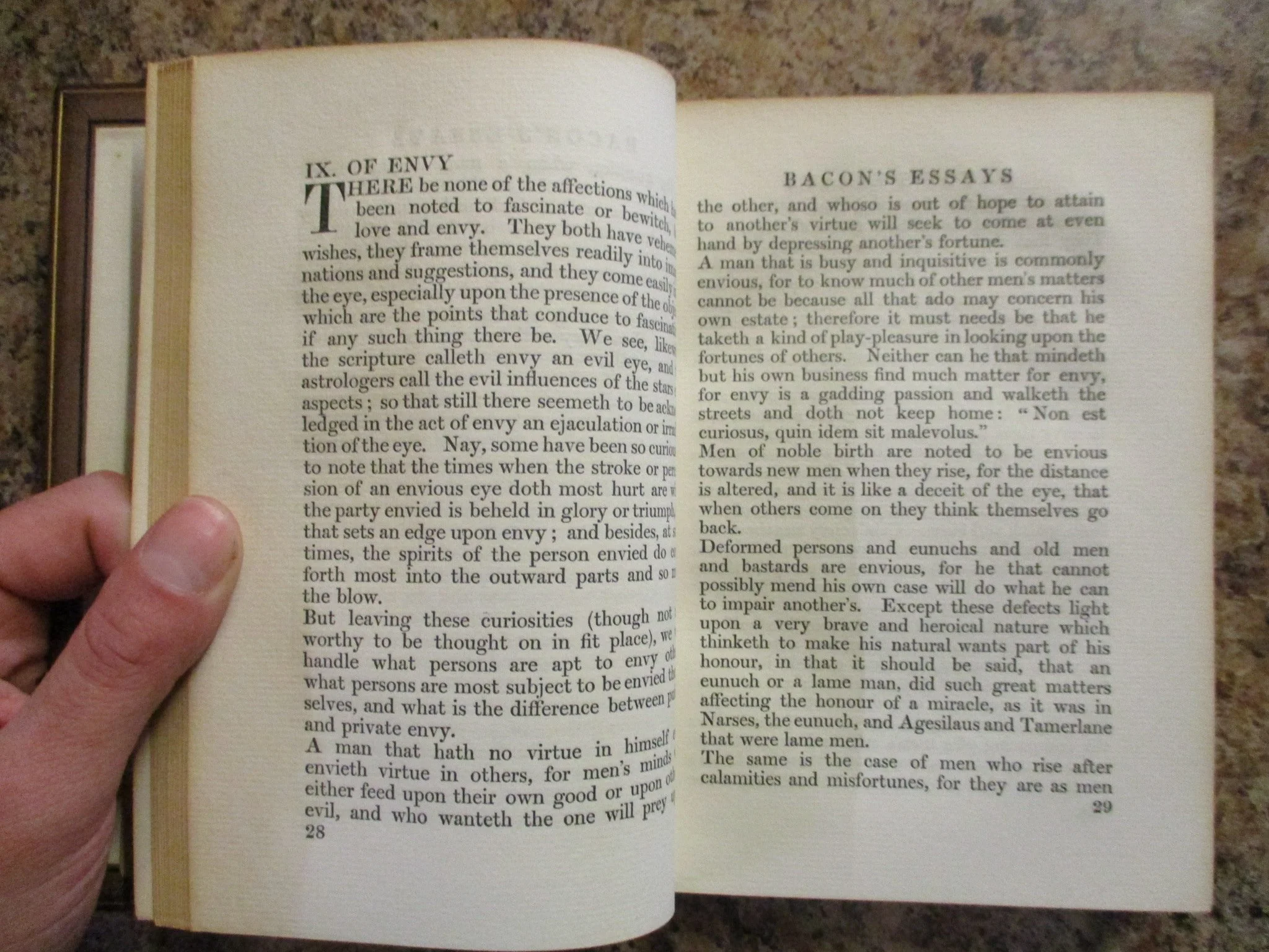 004094 - Essays Francis Bacon 5.JPG