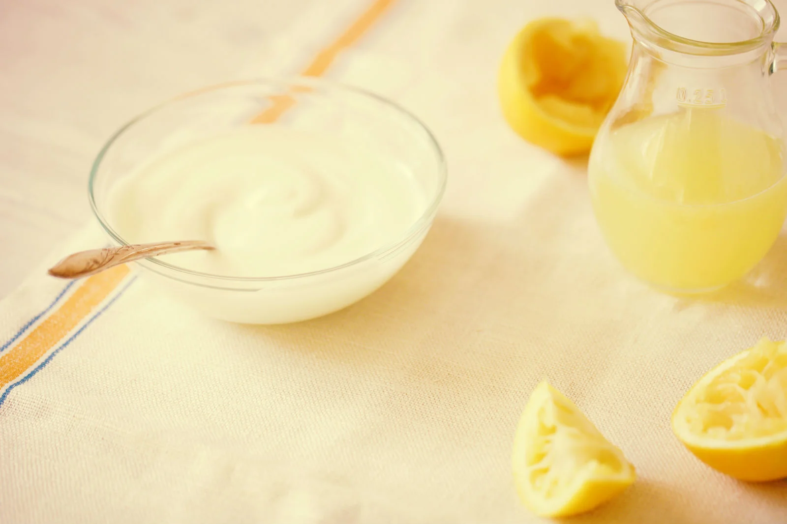 Lemon Yogurt Moisturizing Hair lighting Conditioner