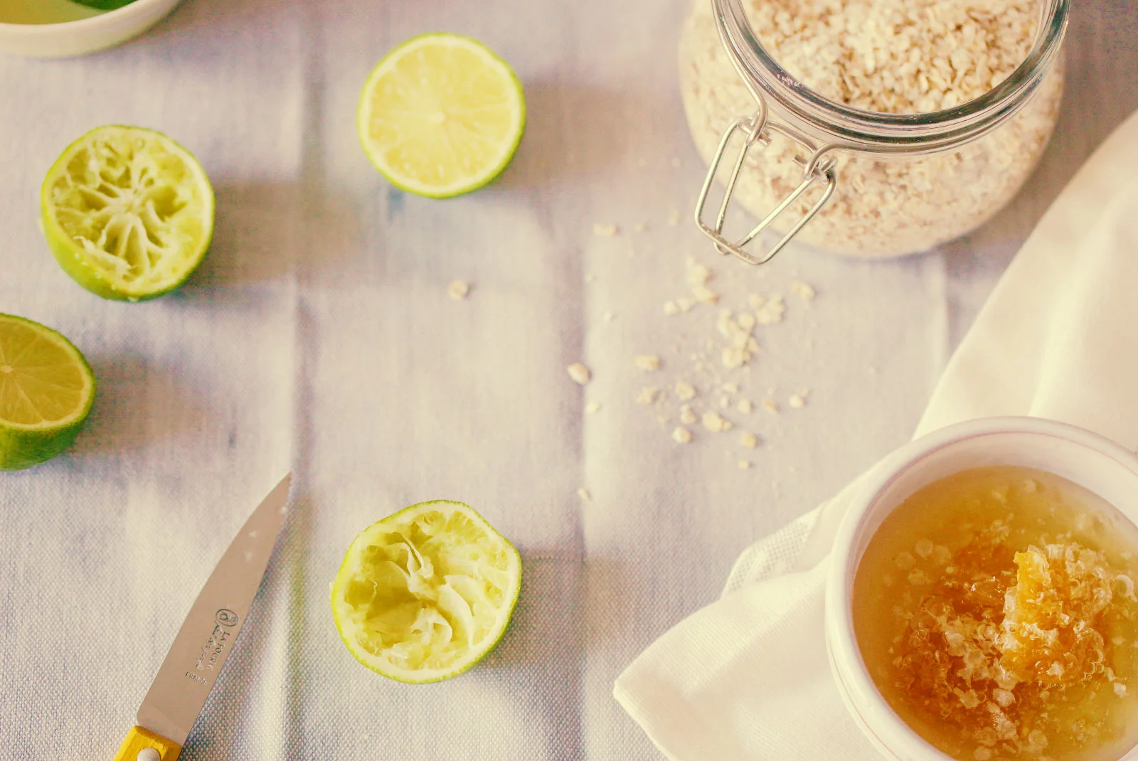 Oatmeal And Lime Foot Mask