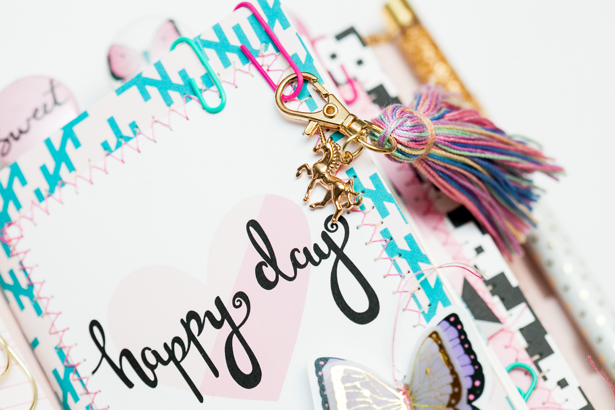 09-Happy-Day-Small-TN.jpg