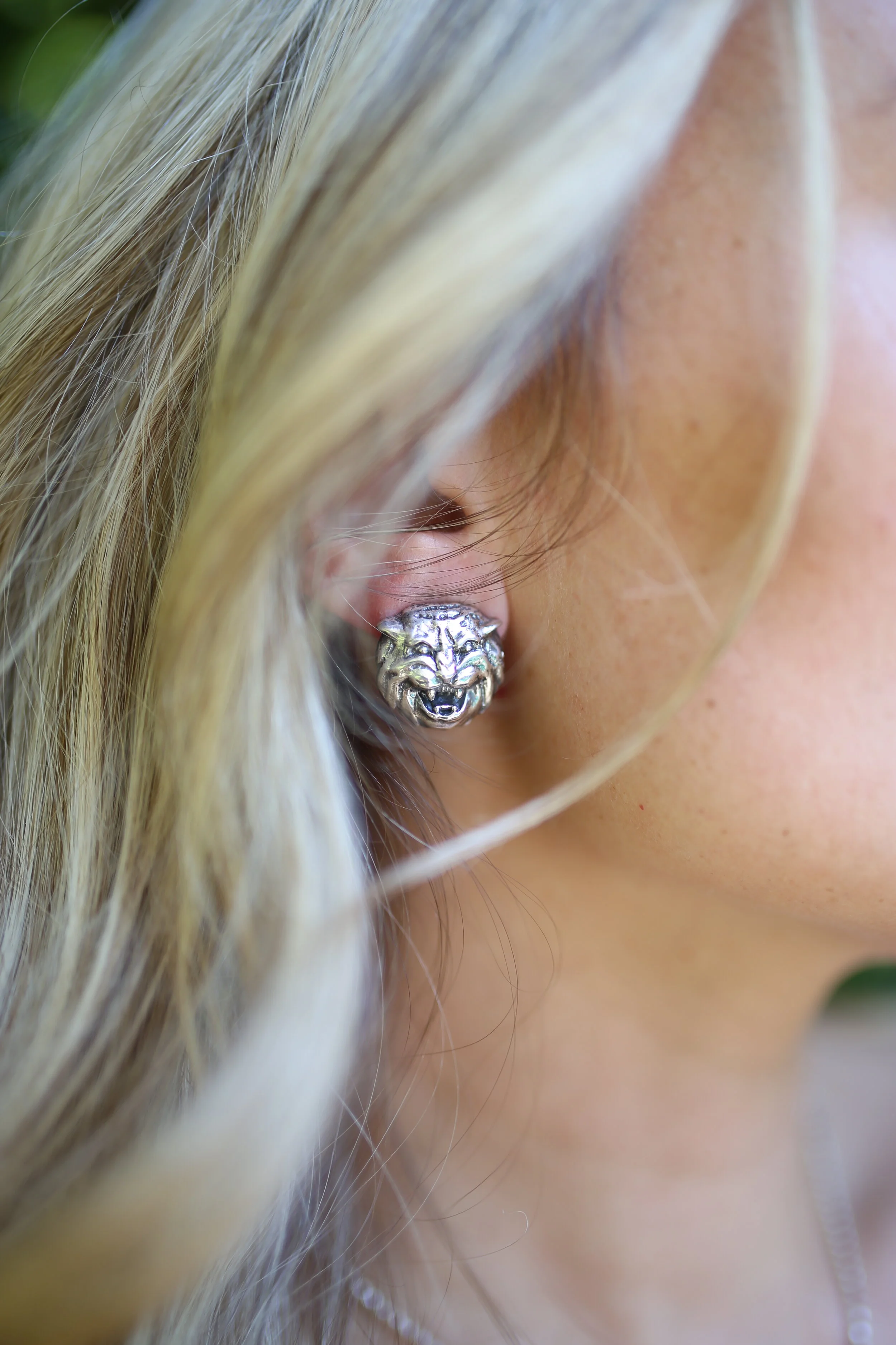 9A696FE4-9C4B-4FED-B2B4-6E2506552D57