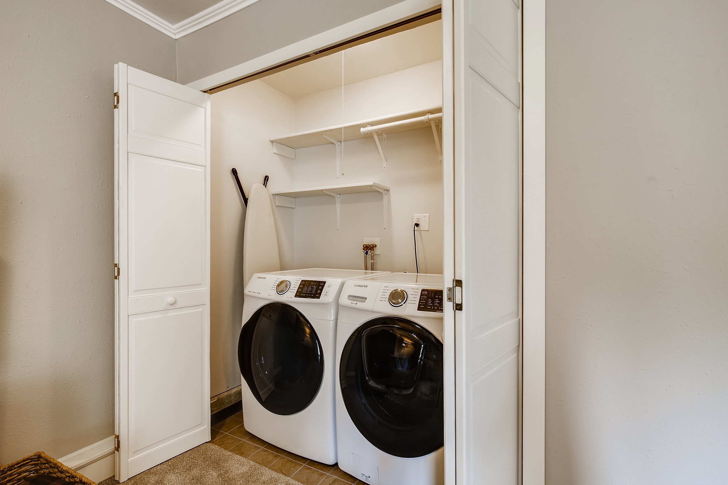 21604 9th Ave W Bothell WA - Print Quality - 030 - 36 Lower Level Laundry Room.jpg