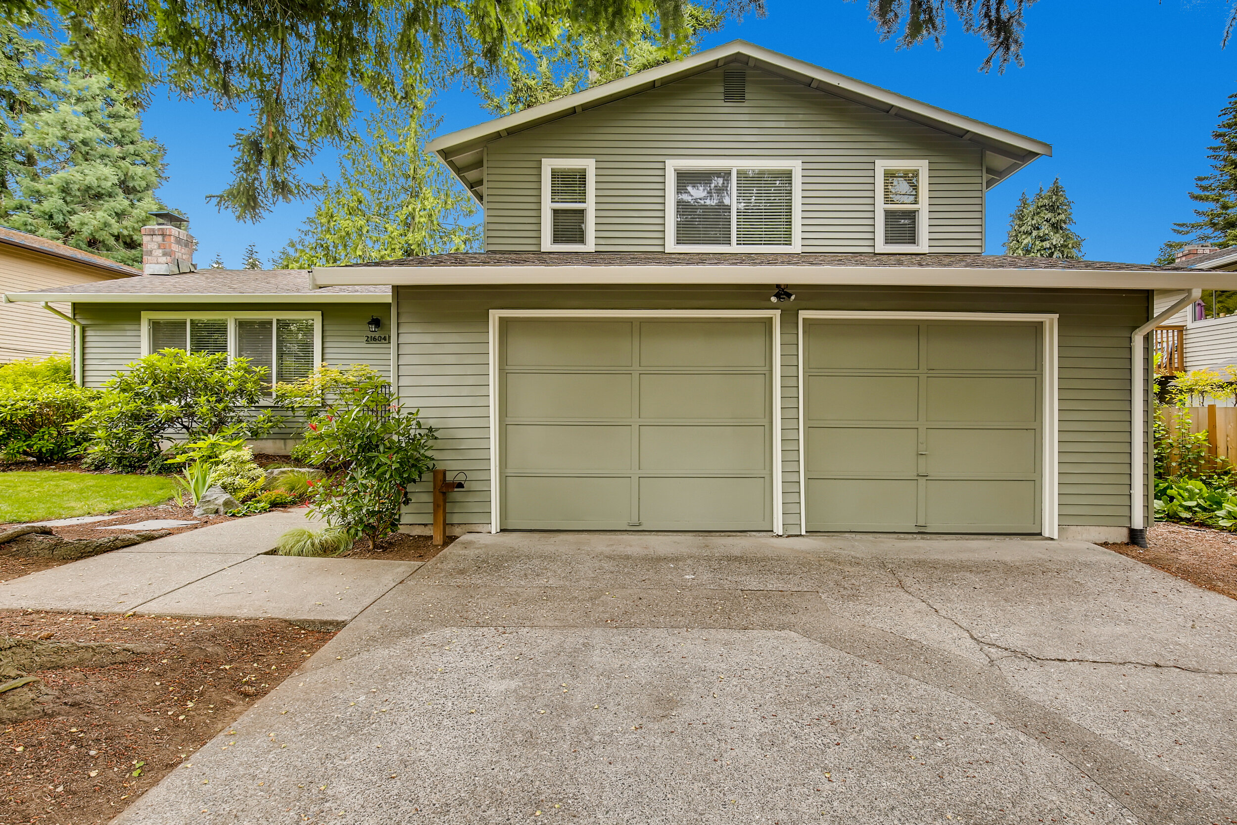 21604 9th Ave W Bothell WA - Print Quality - 038 - 48 Exterior Front.jpg