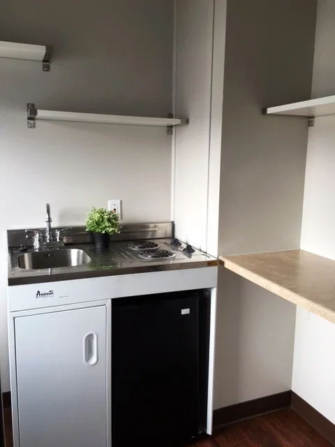 Eff kitchenette 1 CL.jpg