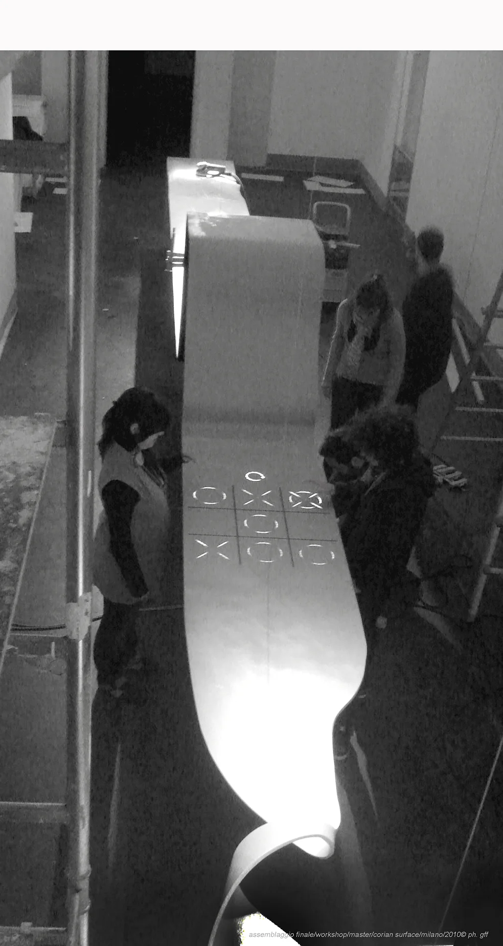 assemblaggio finale:workshop:master:corian surface:milano:2010© ph. gff.JPG
