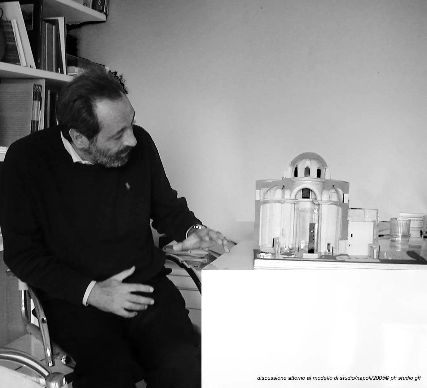 discussione attorno al modello di studio:napoli:2005© ph.studio gff.JPG