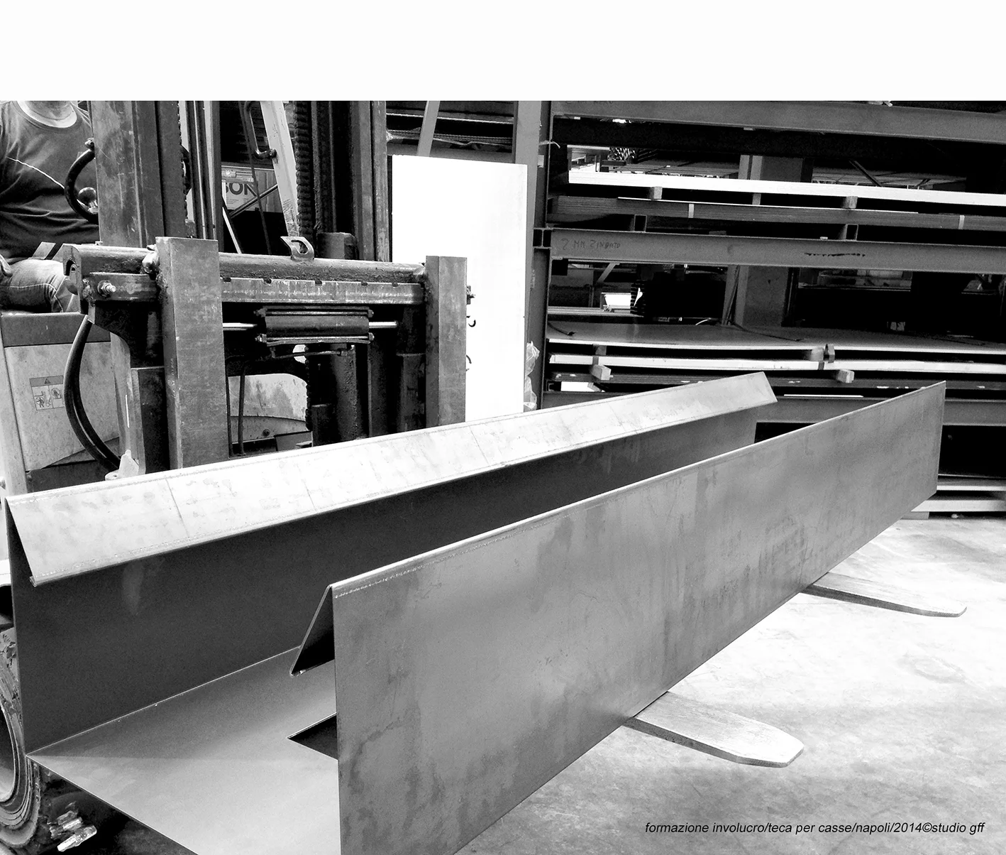 formazione involucro:teca per casse:napoli:2014©studio gff.JPG