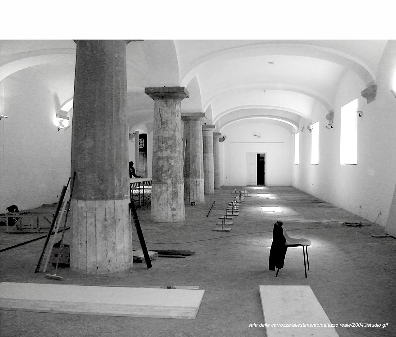sala delle carrozze:allestimento:palazzo reale:2004©studio gff.JPG
