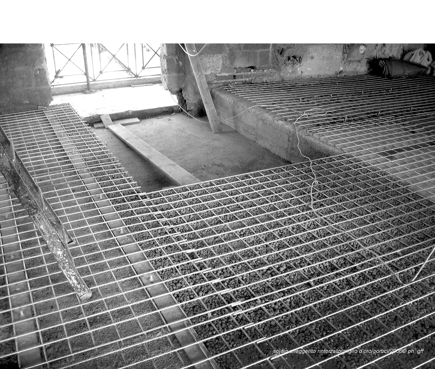 solaio alleggerito rinforzato:miglio d’oro:portici:2006© ph. gff.JPG