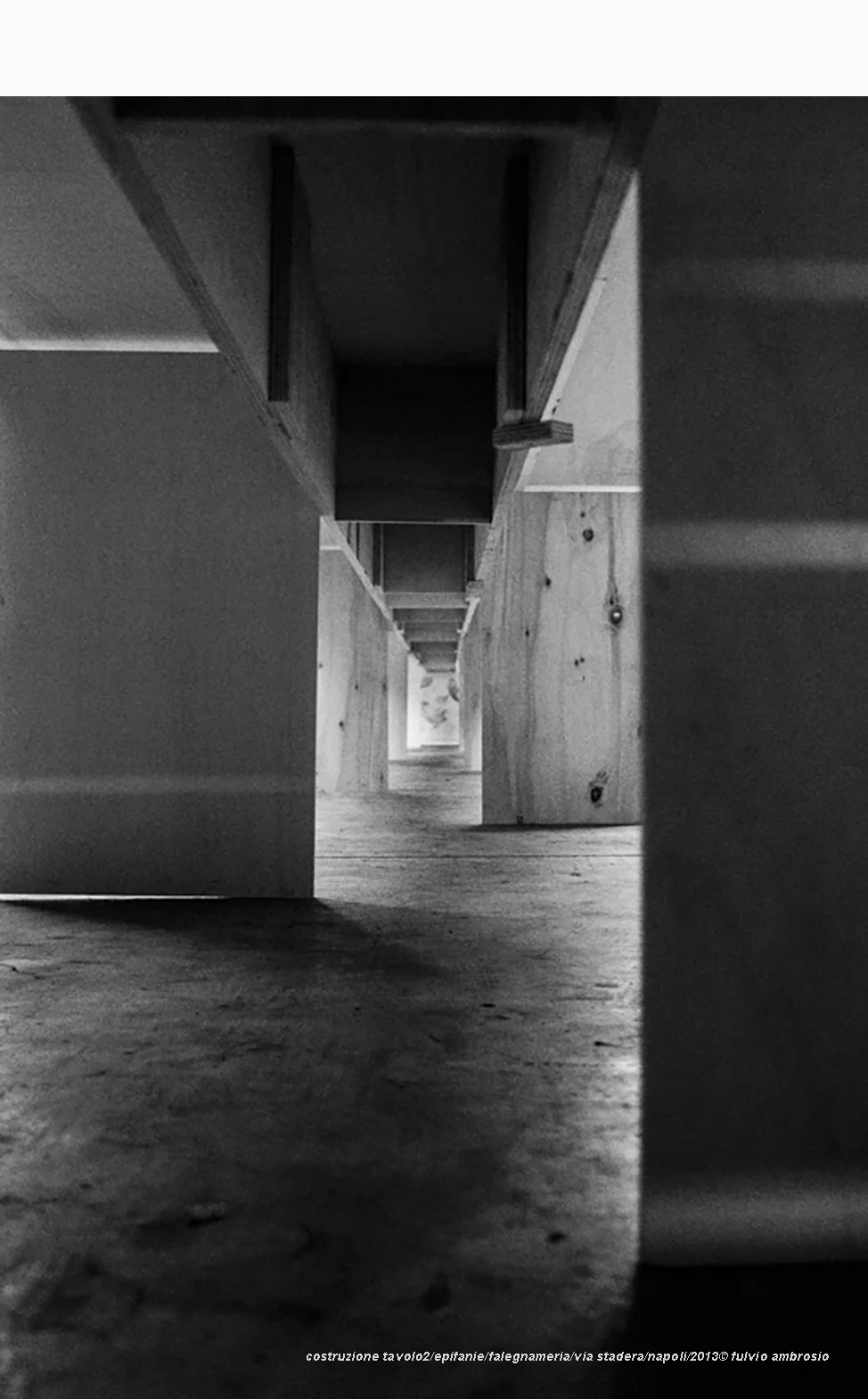 costruzione tavolo2:epifanie:falegnameria:via stadera:napoli:2013© fulvio ambrosio.jpeg