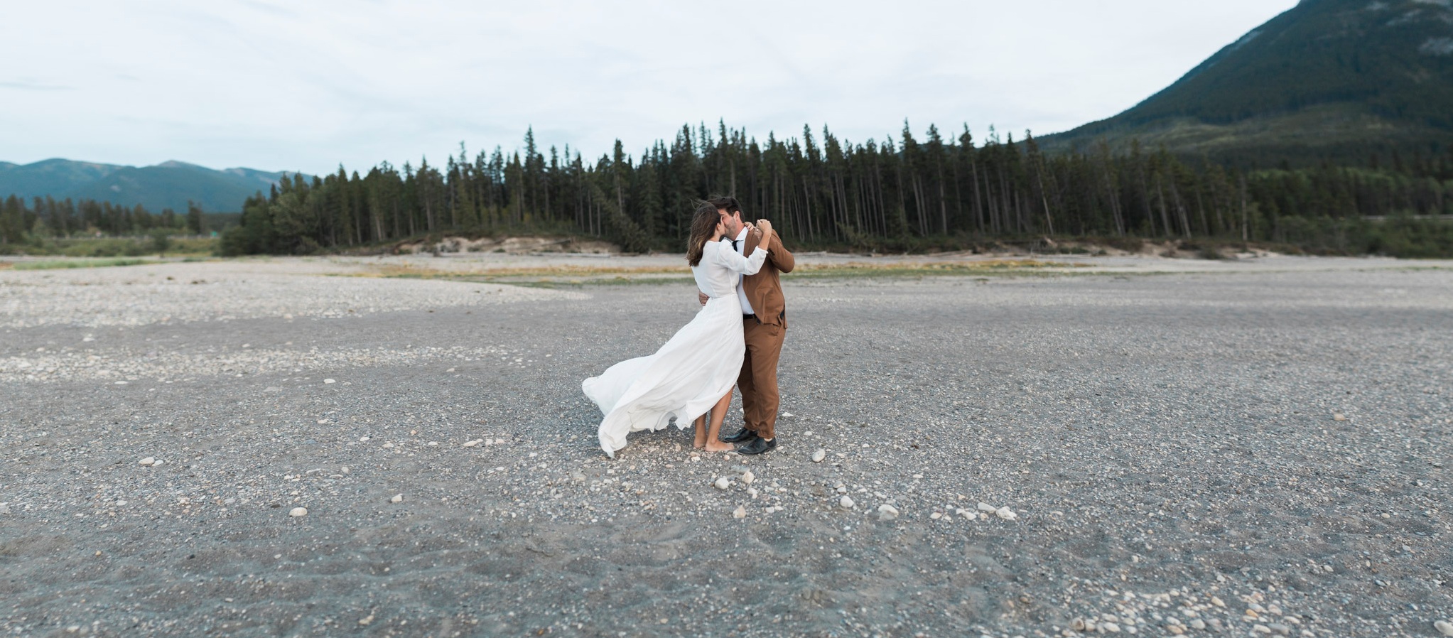 Calgary-wedding-photographers-photos-banff-b-0.jpg