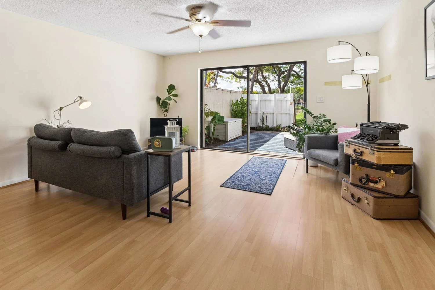 3050.S.Oakland.MLS (5 of 27).jpg