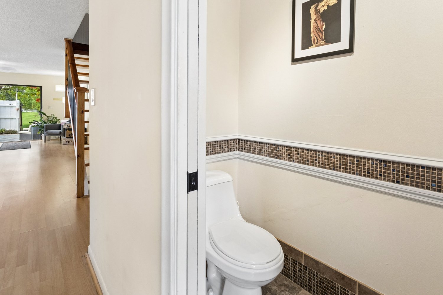 3050.S.Oakland.MLS (7 of 27).jpg