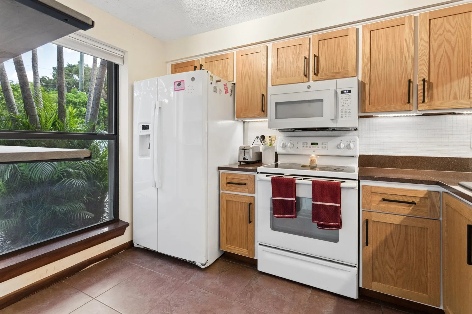 3050.S.Oakland.MLS (8 of 27).jpg