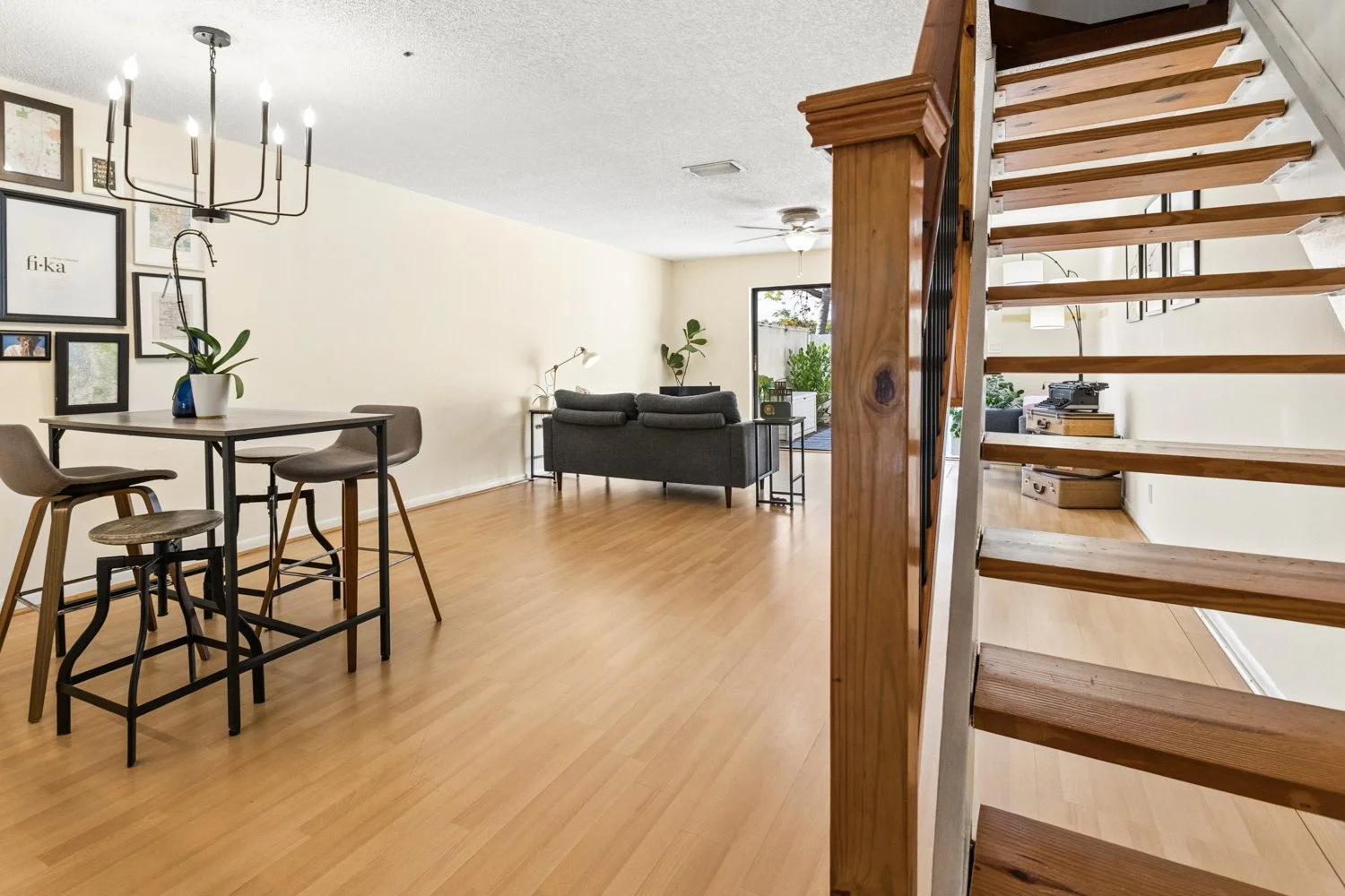 3050.S.Oakland.MLS (15 of 27).jpg