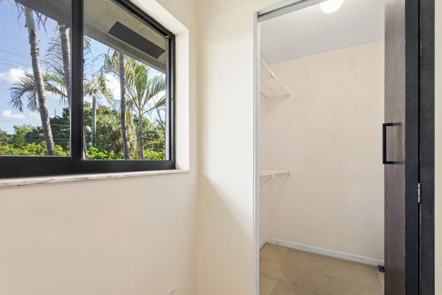 3050.S.Oakland.MLS (23 of 27).jpg