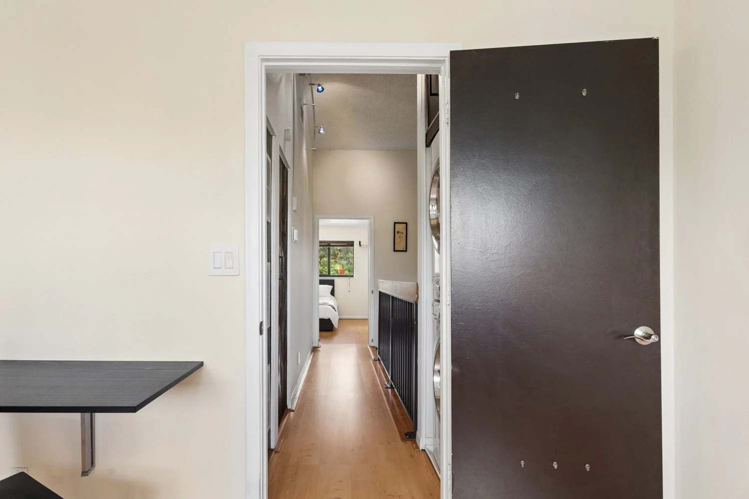 3050.S.Oakland.MLS (24 of 27).jpg