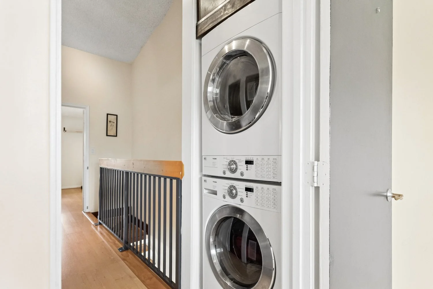 3050.S.Oakland.MLS (26 of 27).jpg