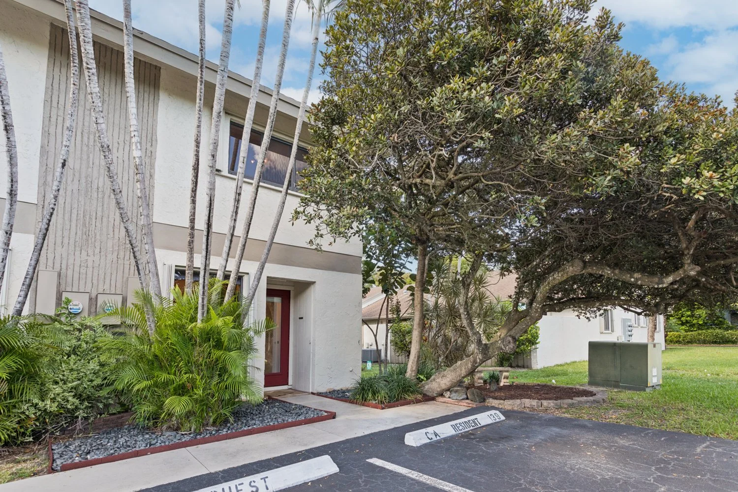 3050.S.Oakland.MLS (27 of 27).jpg