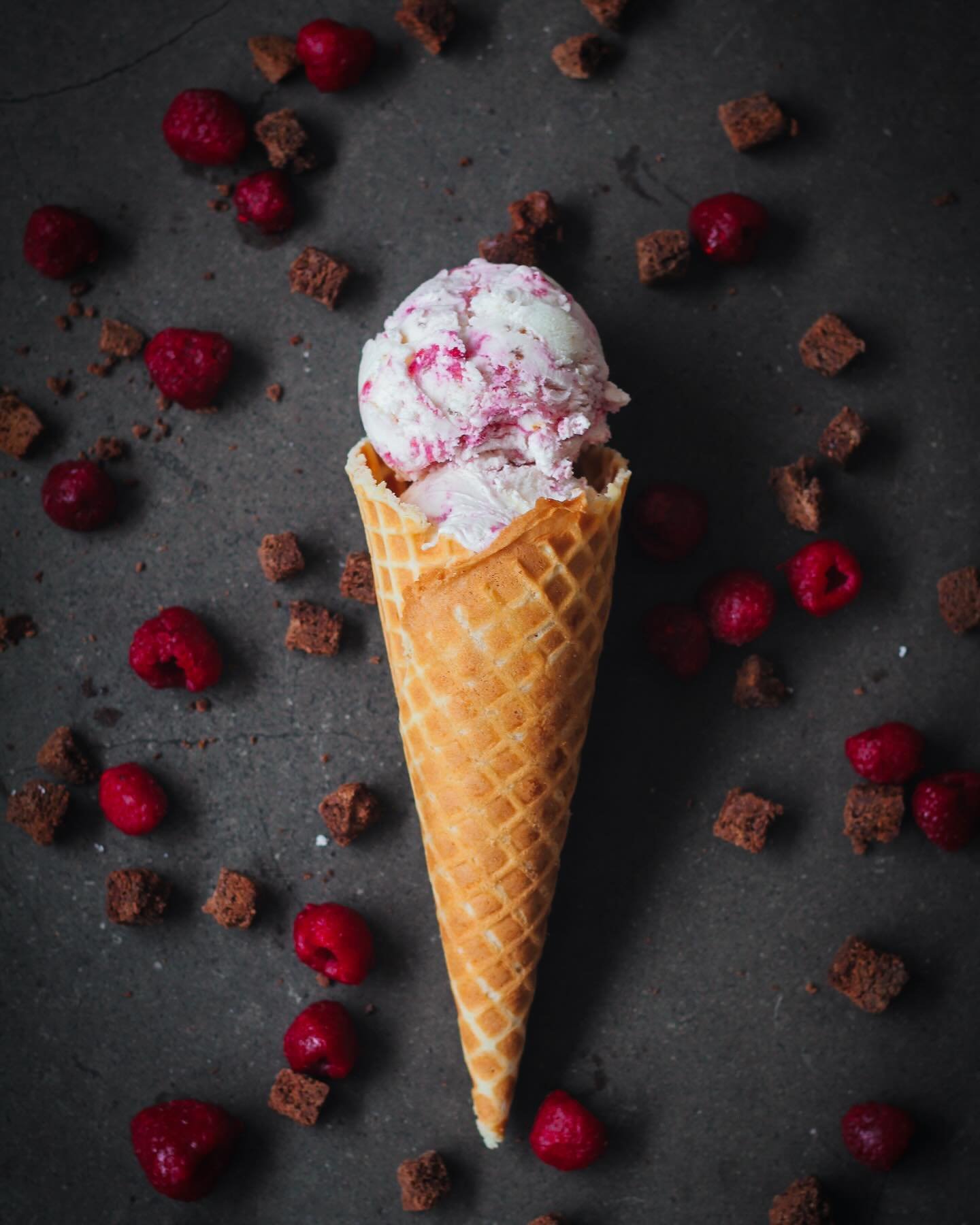 MAY FLING: RASPBERRY BROWNIE &hearts;️🍫

Try our Raspberry Brownie flavour: where fruity delight meets chocolatey indulgence! It&rsquo;s a white chocolate ice cream with berrylicious raspberry swirl and malt brownie pieces inclusion. 

Available at 