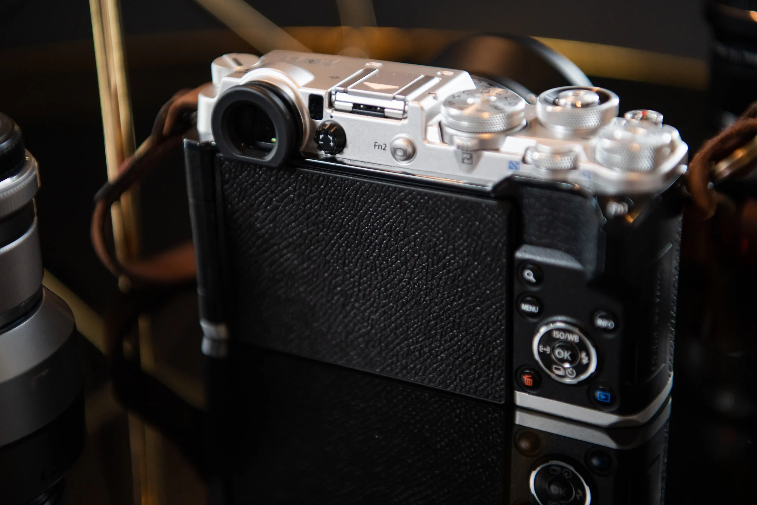 Ok, who stole my LCD?? Jokes aside, Leica charge a lot for a camera with no LCD…