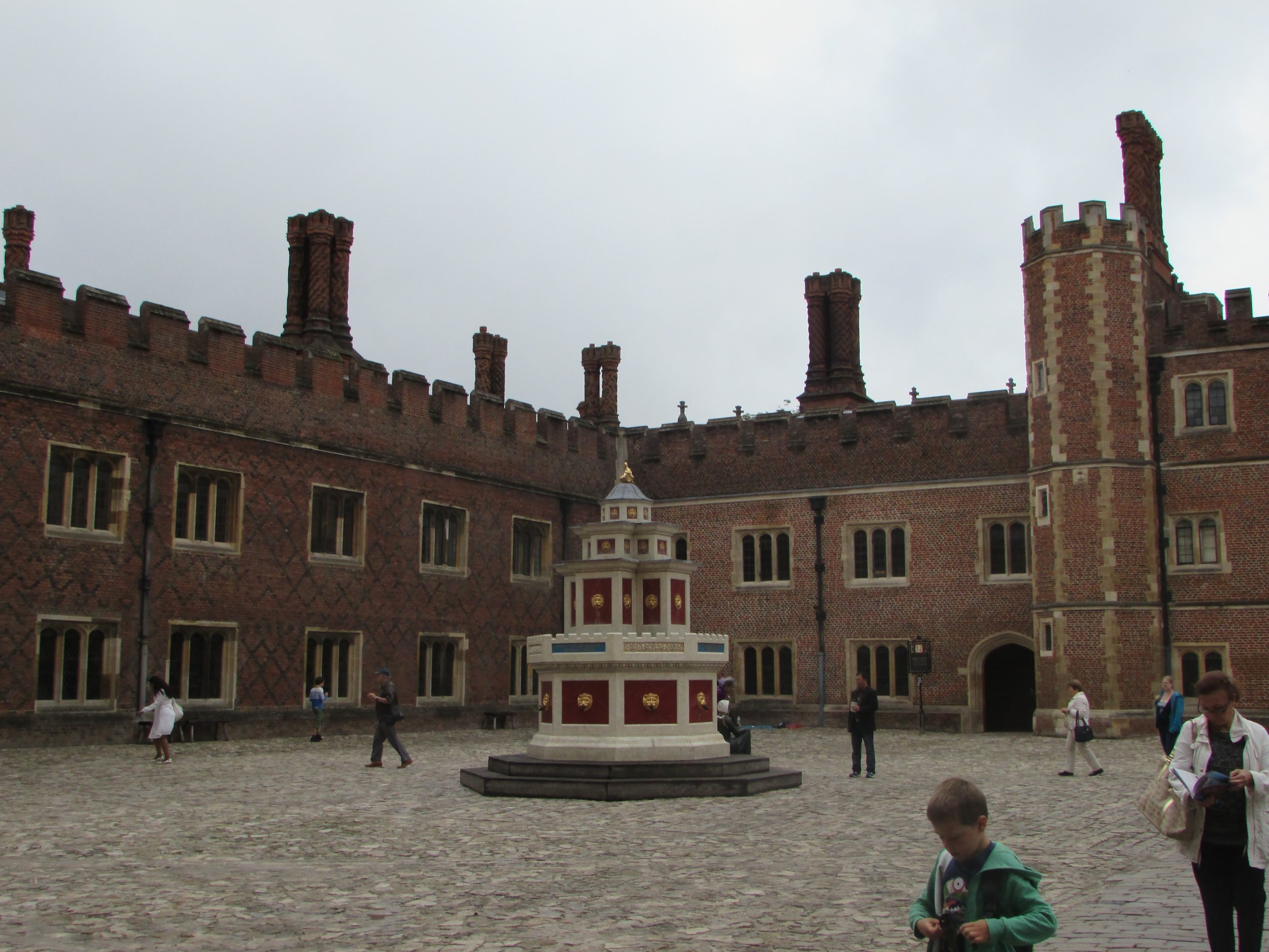 Hampton Court 4.jpg