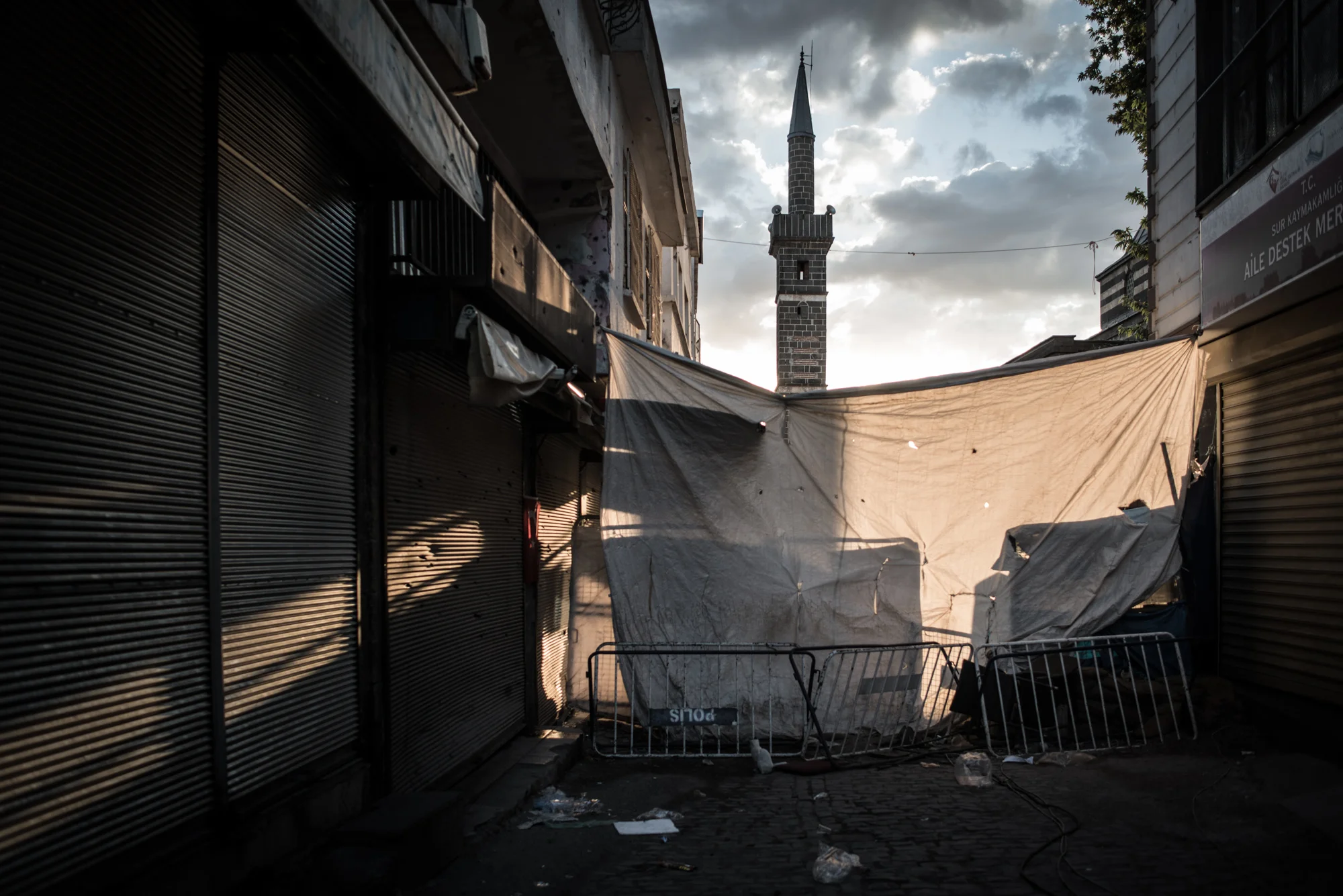 Being in the area that is blocked by the government, the 16th century symbol of Diyarbakir, the Four Footed Minaret, is no longer accessible to anyone, except Turkish police.
