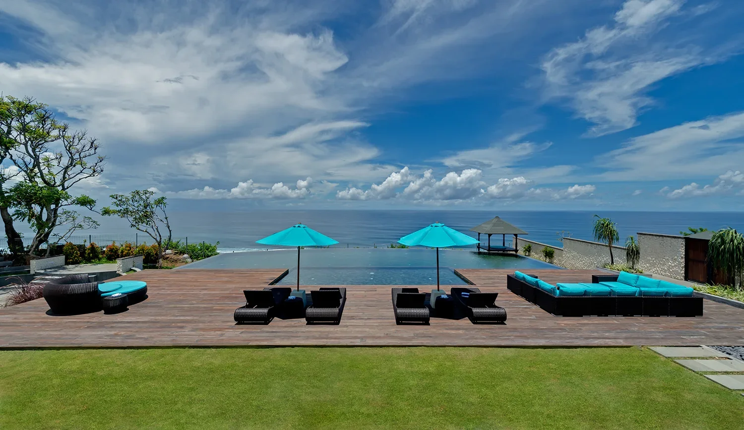 Pandawa-Cliff-Estate---The-Pala---Infinity-pool-to-horizon.webp