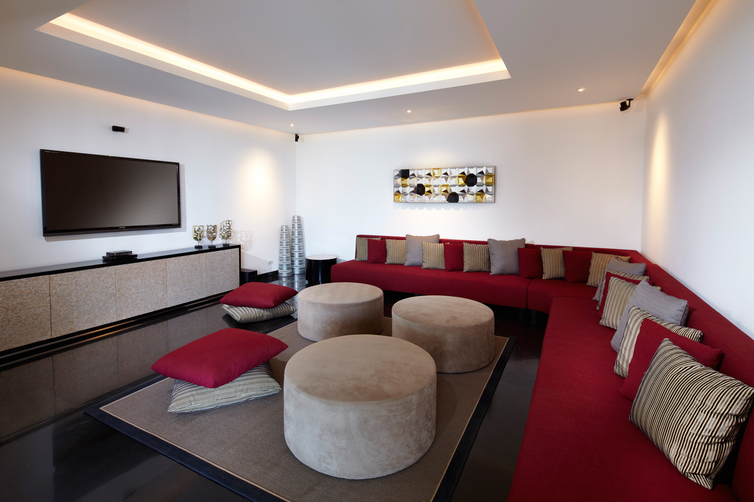 Villa-Malaathina-Media-room.jpg