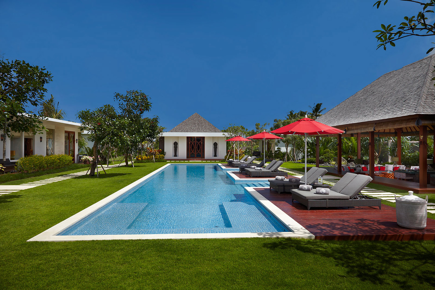 Villa-Malaathina-Pool.jpg