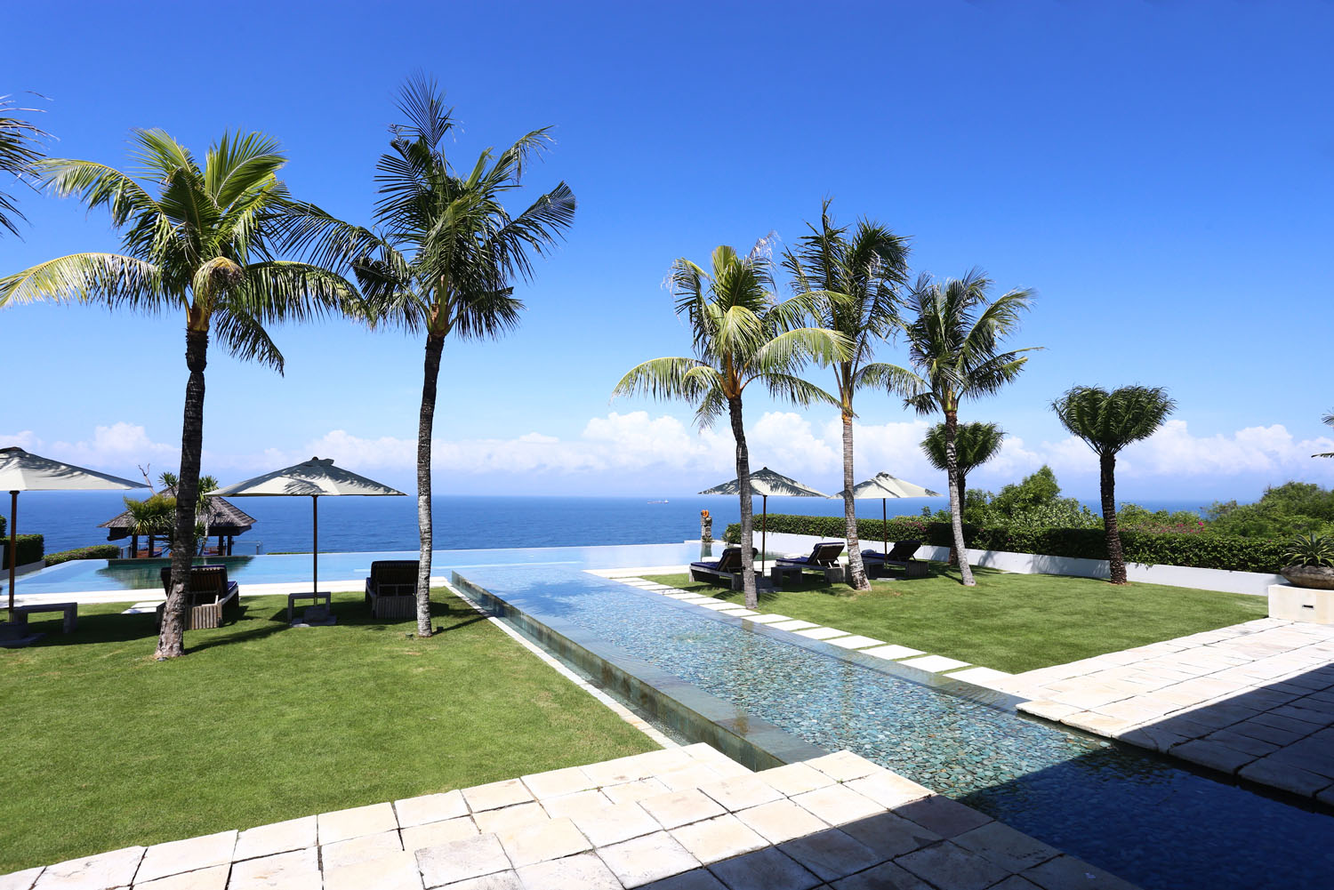 villa-on-the-beach-bali-16.jpg