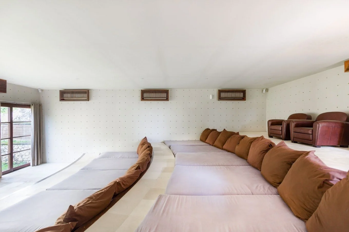 [RESIZED] VillaMary_20_PrivateTheater.jpg