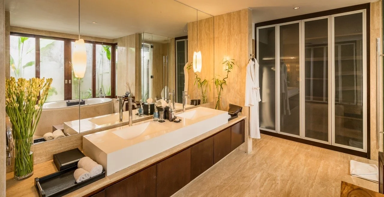 The View Bathroom 2 (Large) Large.jpeg