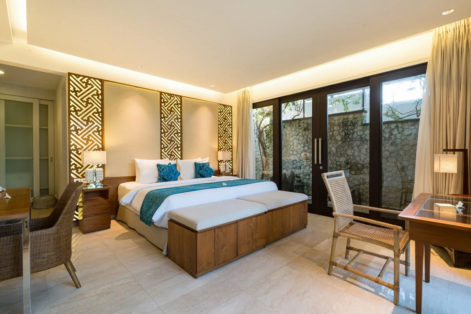 Pandawa Cliff Estate - The Pala Extension - Guest bedroom.jpg