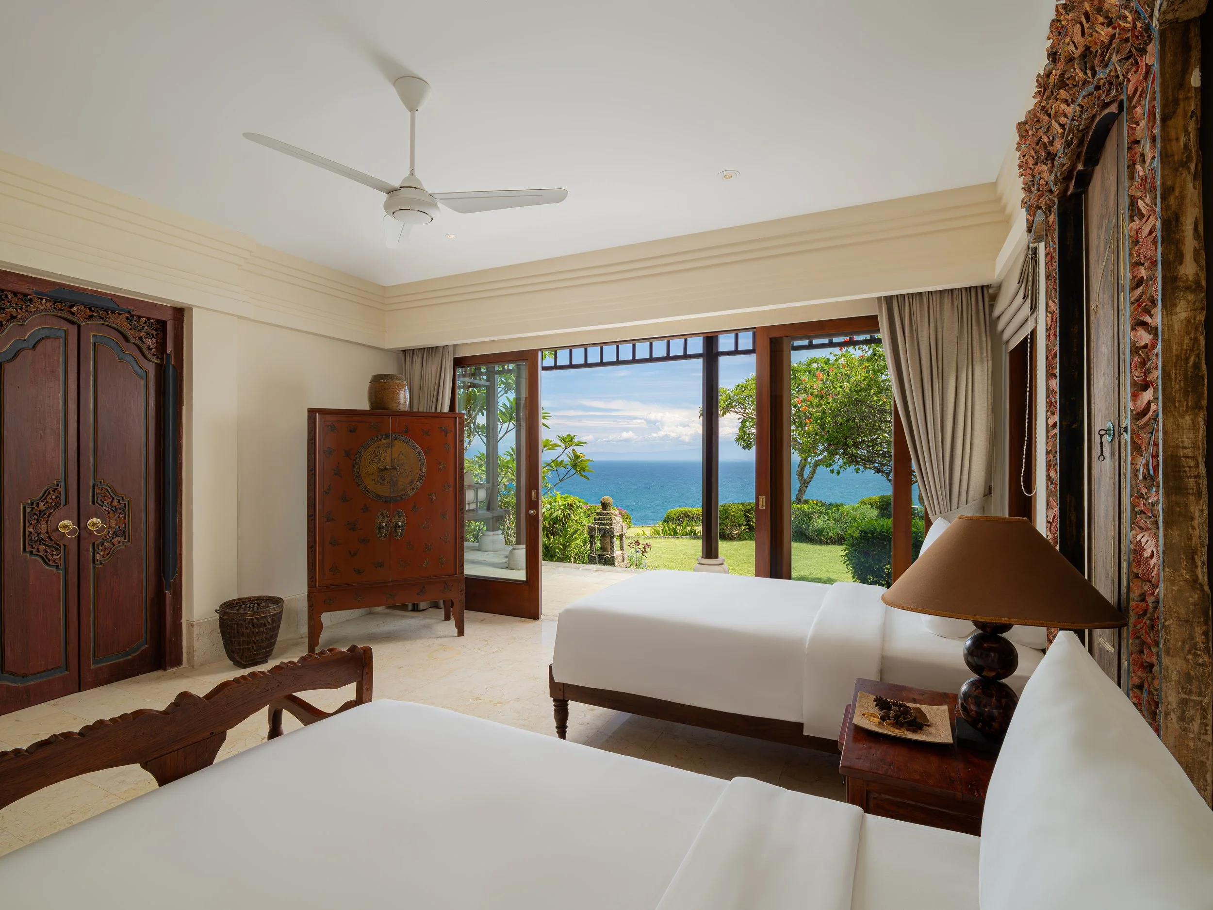 Deluxe Cliff Ocean View 3.jpg