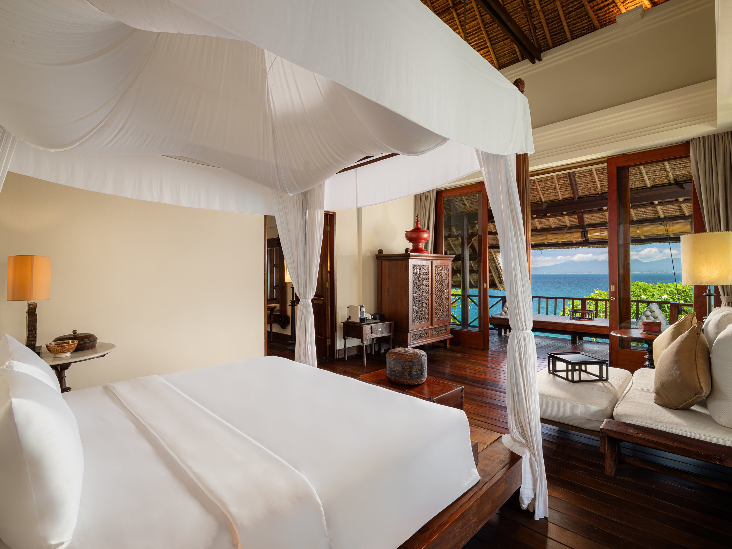 Junior Suite Cliff Ocean View 1.jpg