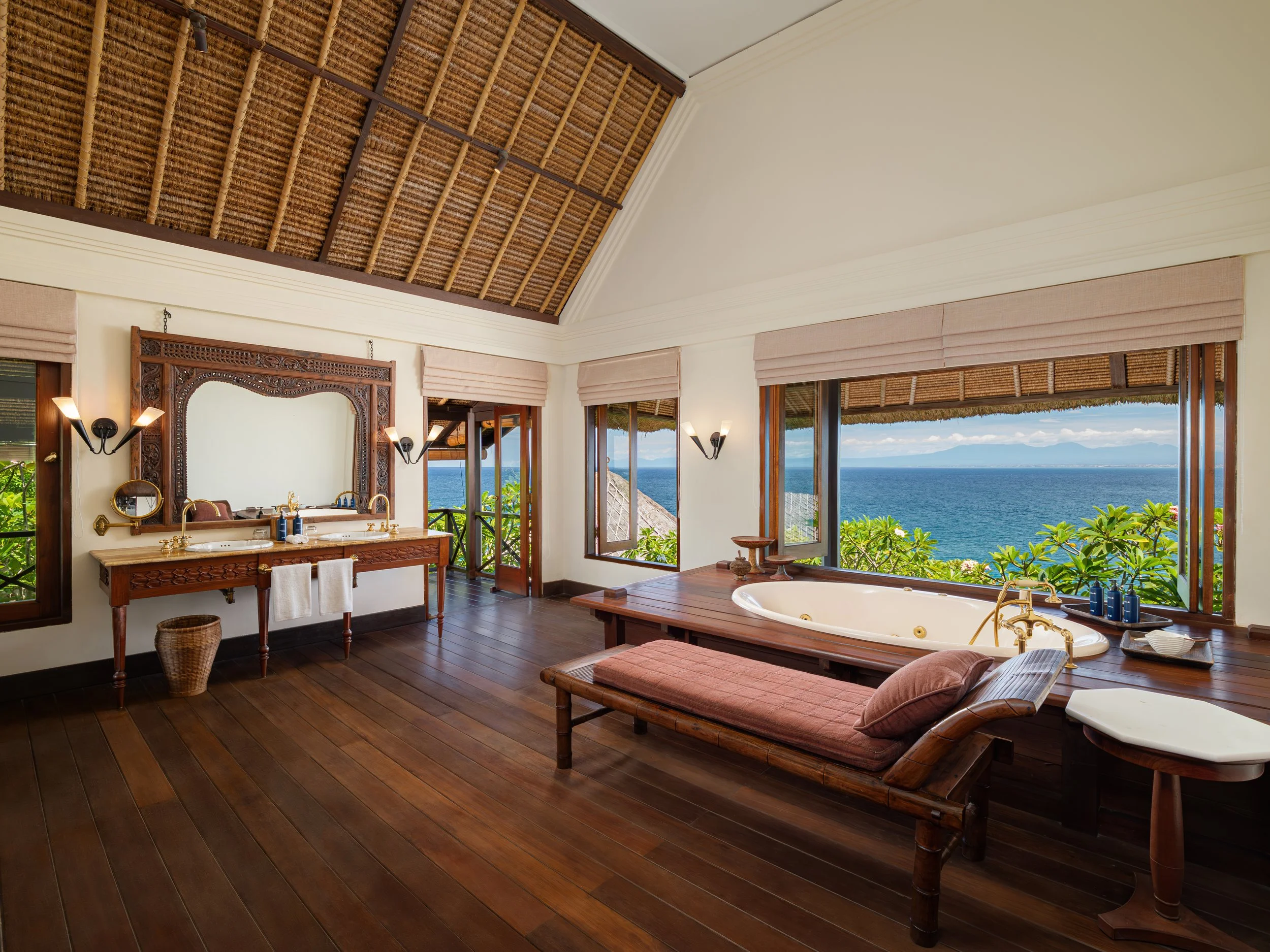 Junior Suite Cliff Ocean View 5.jpg